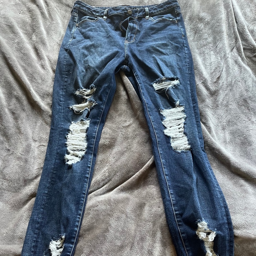 American Eagle Distressed Jeans